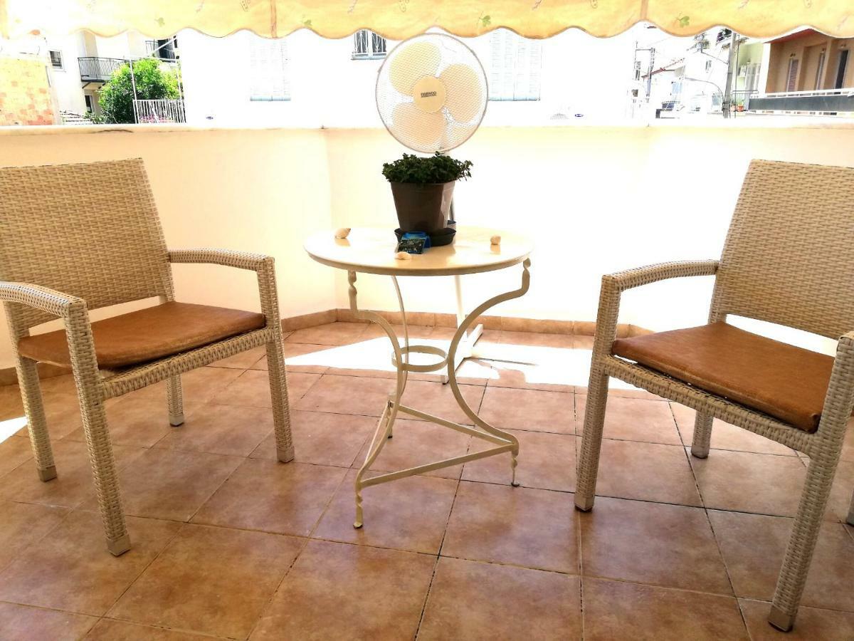 Kalamata Downtown Apartment Екстер'єр фото