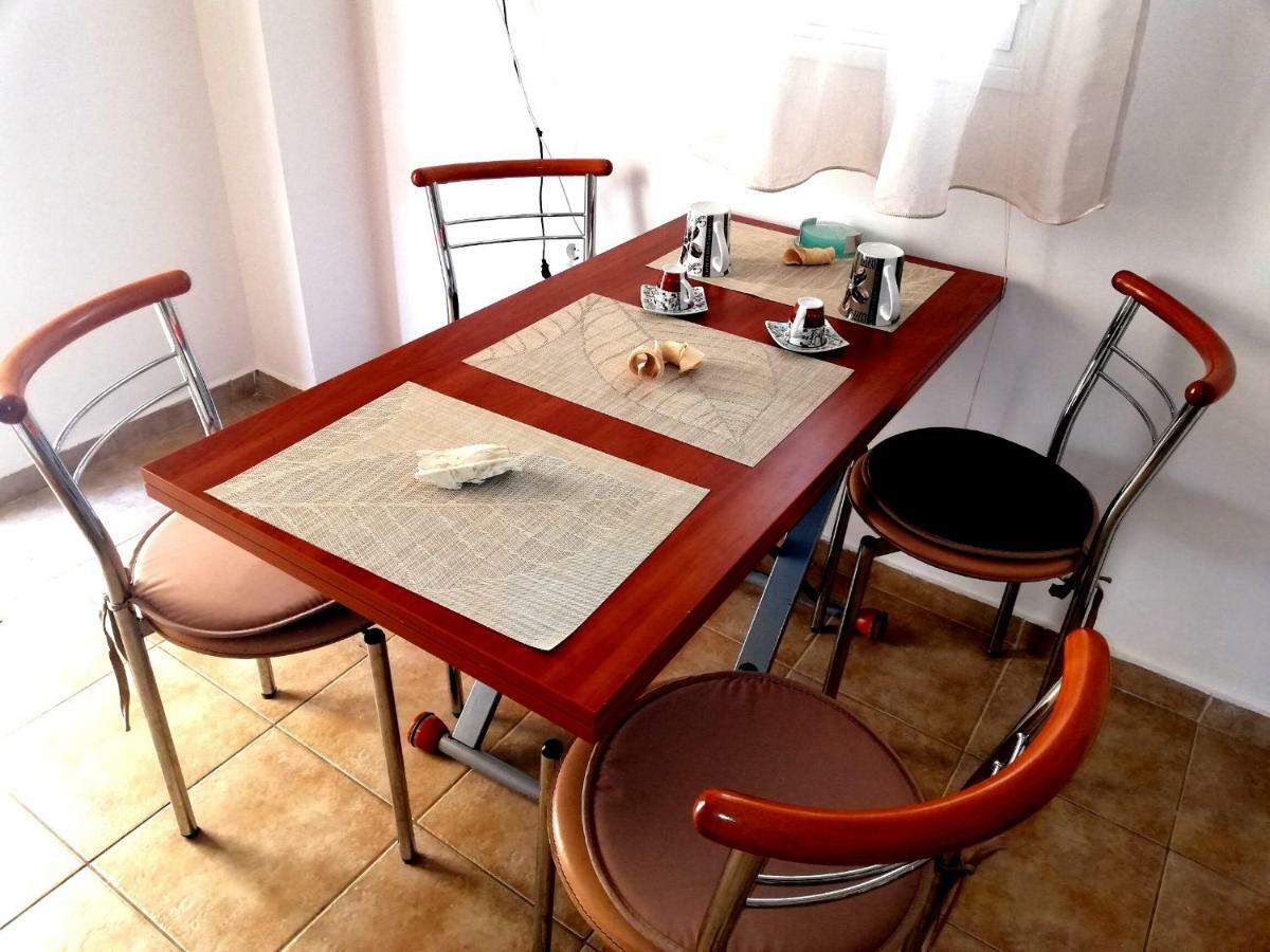 Kalamata Downtown Apartment Екстер'єр фото