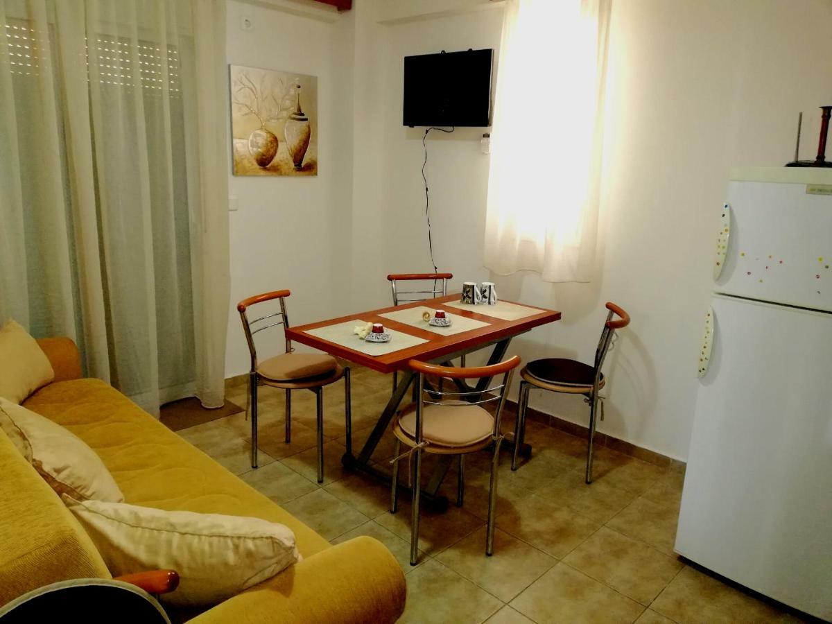 Kalamata Downtown Apartment Екстер'єр фото
